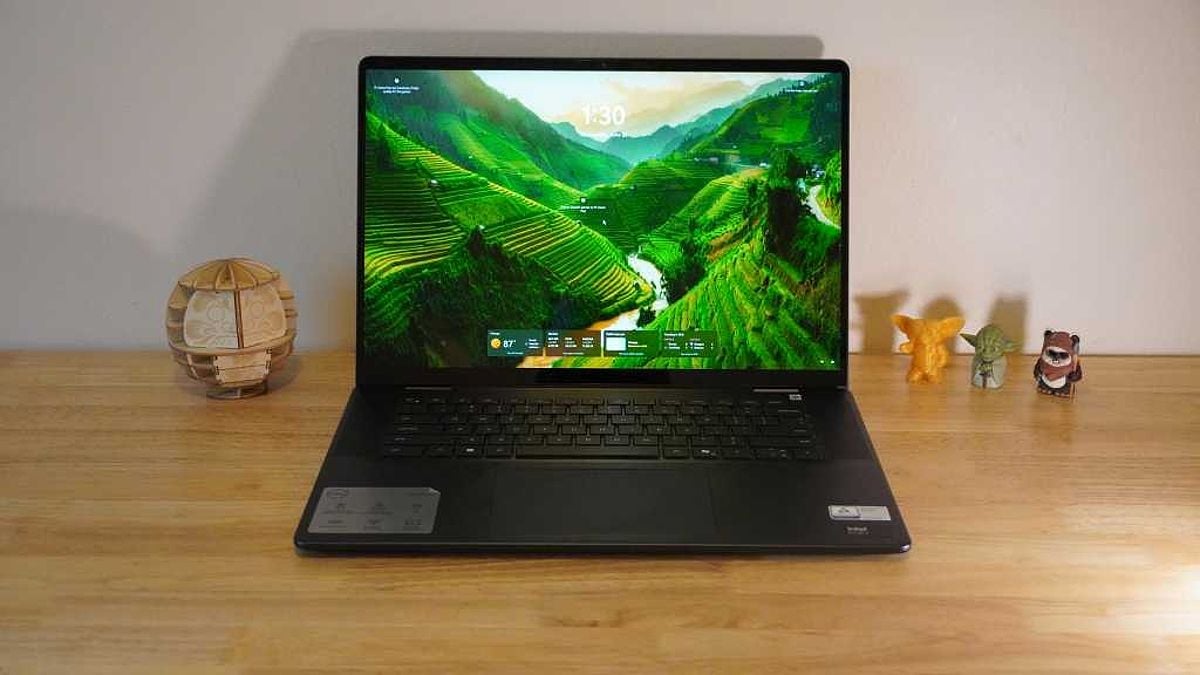 Dell Inspiron 16 2-in-1 hero