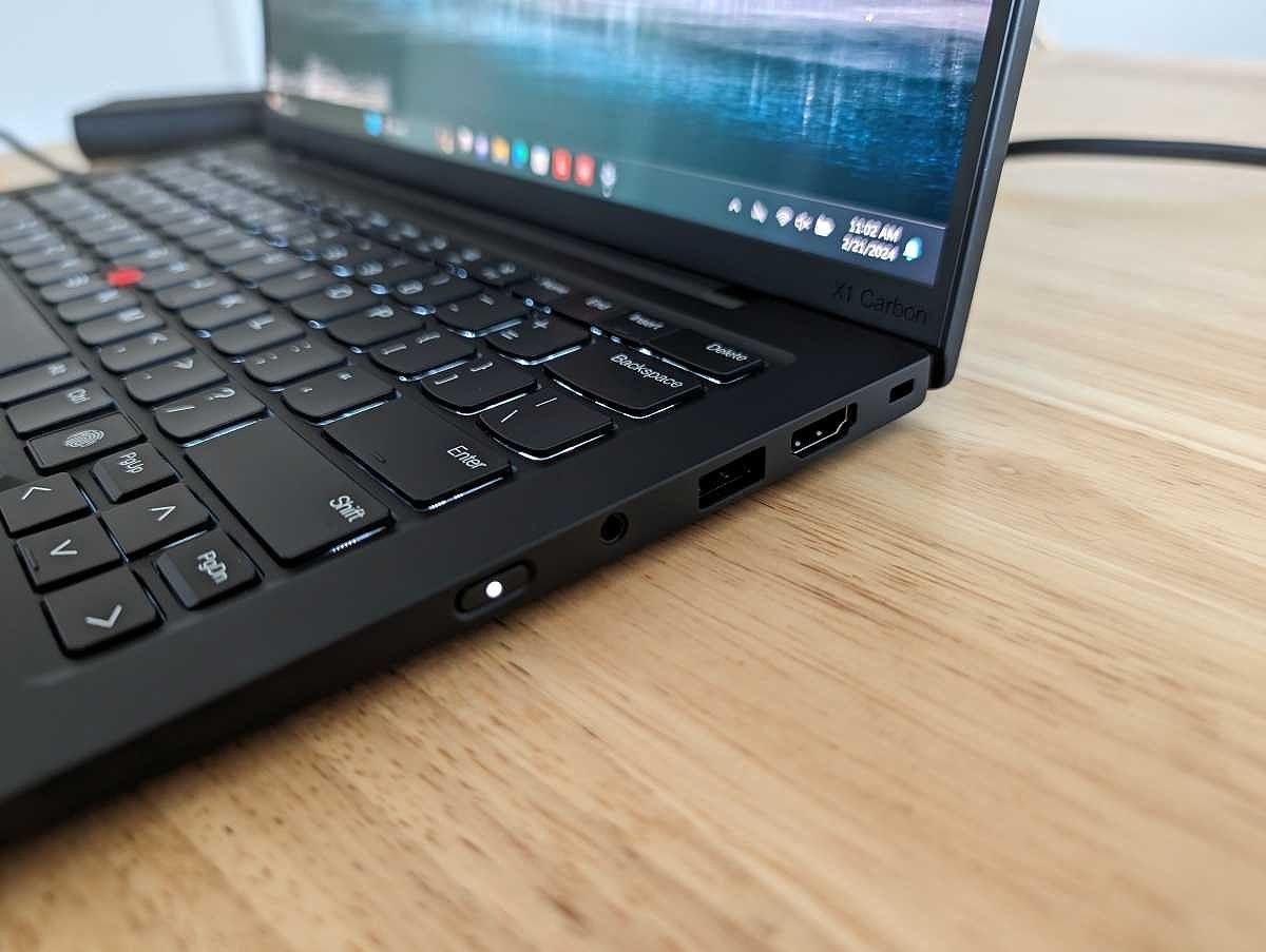 Lenovo ThinkPad ports