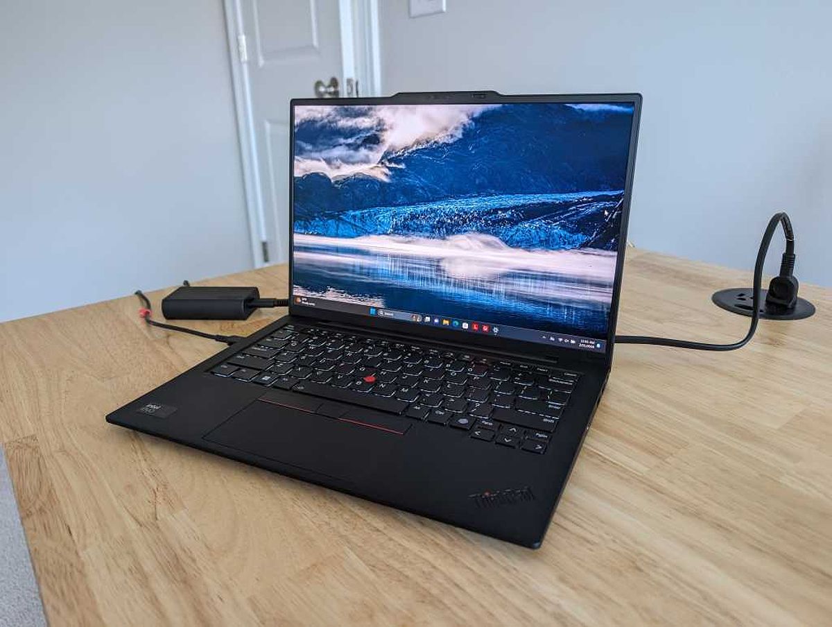 Lenovo Thinkpad X1 Carbon Review: The Powerhouse Laptop For Discerning Students