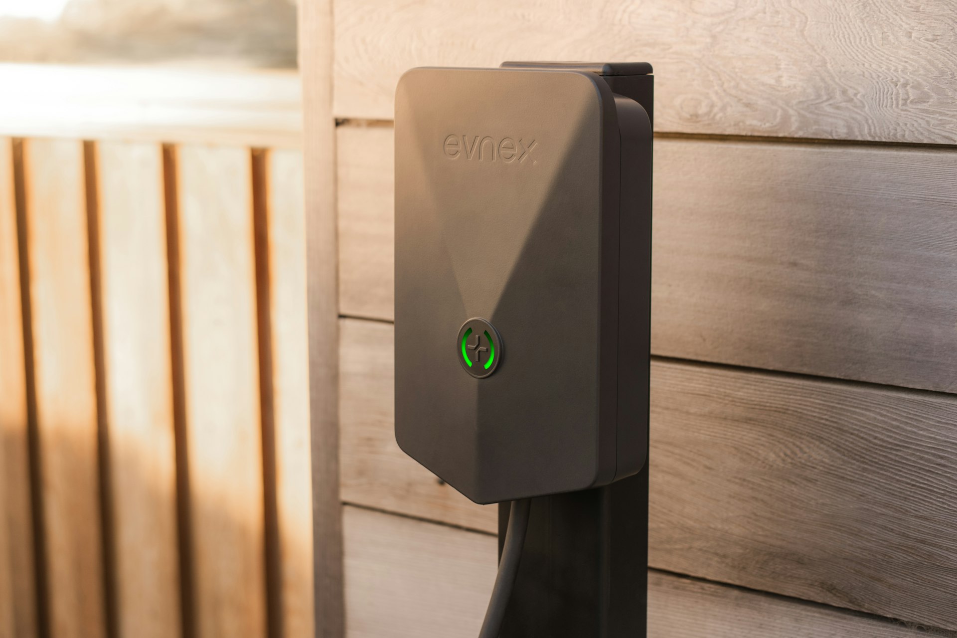 Unlocking Efficiency: Smart Charging Stations Powered by AI Optimization