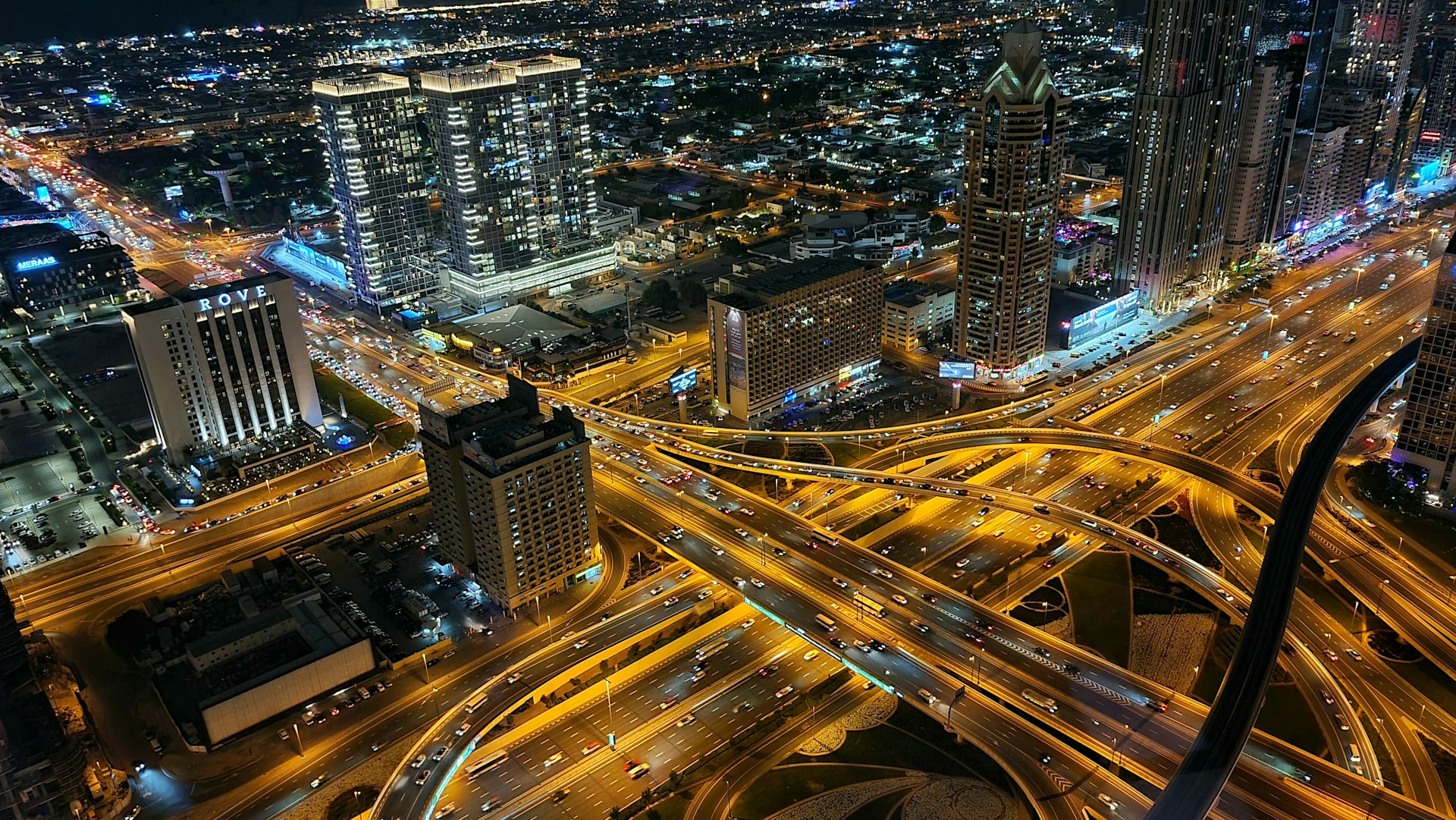 How 5G Technology Is Transforming Smart Cities: Opportunities, Challenges, and Practical Steps